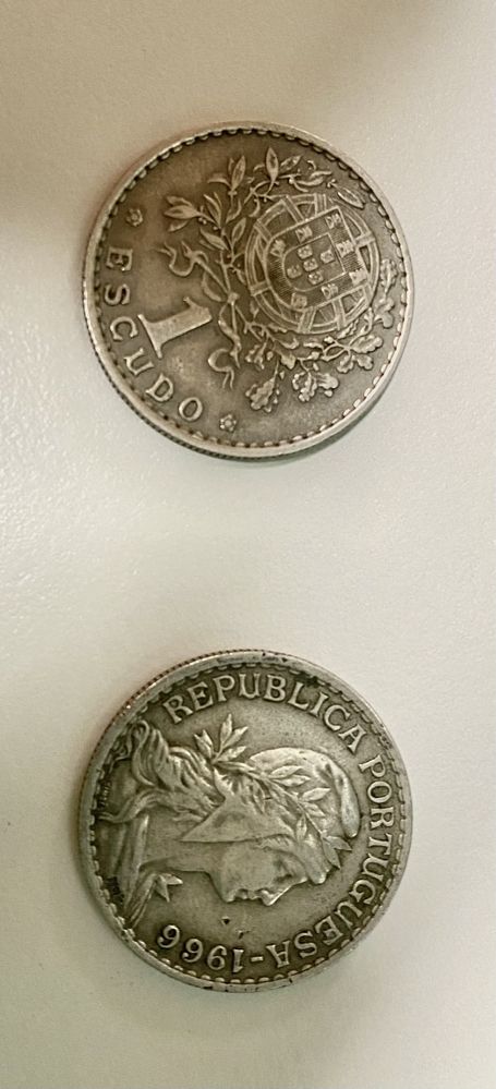 Moedas de 50 centavos e 1 escudo desde 1928 a 1968