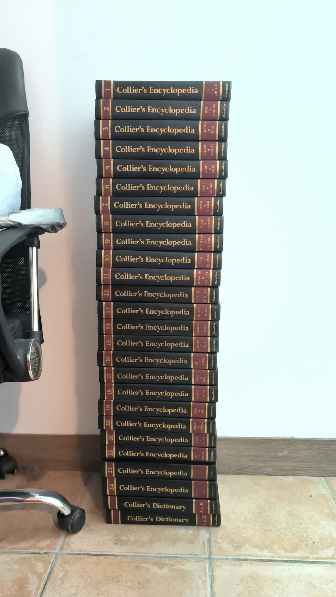 Collier's encyclopedia -- set completo + dicionário