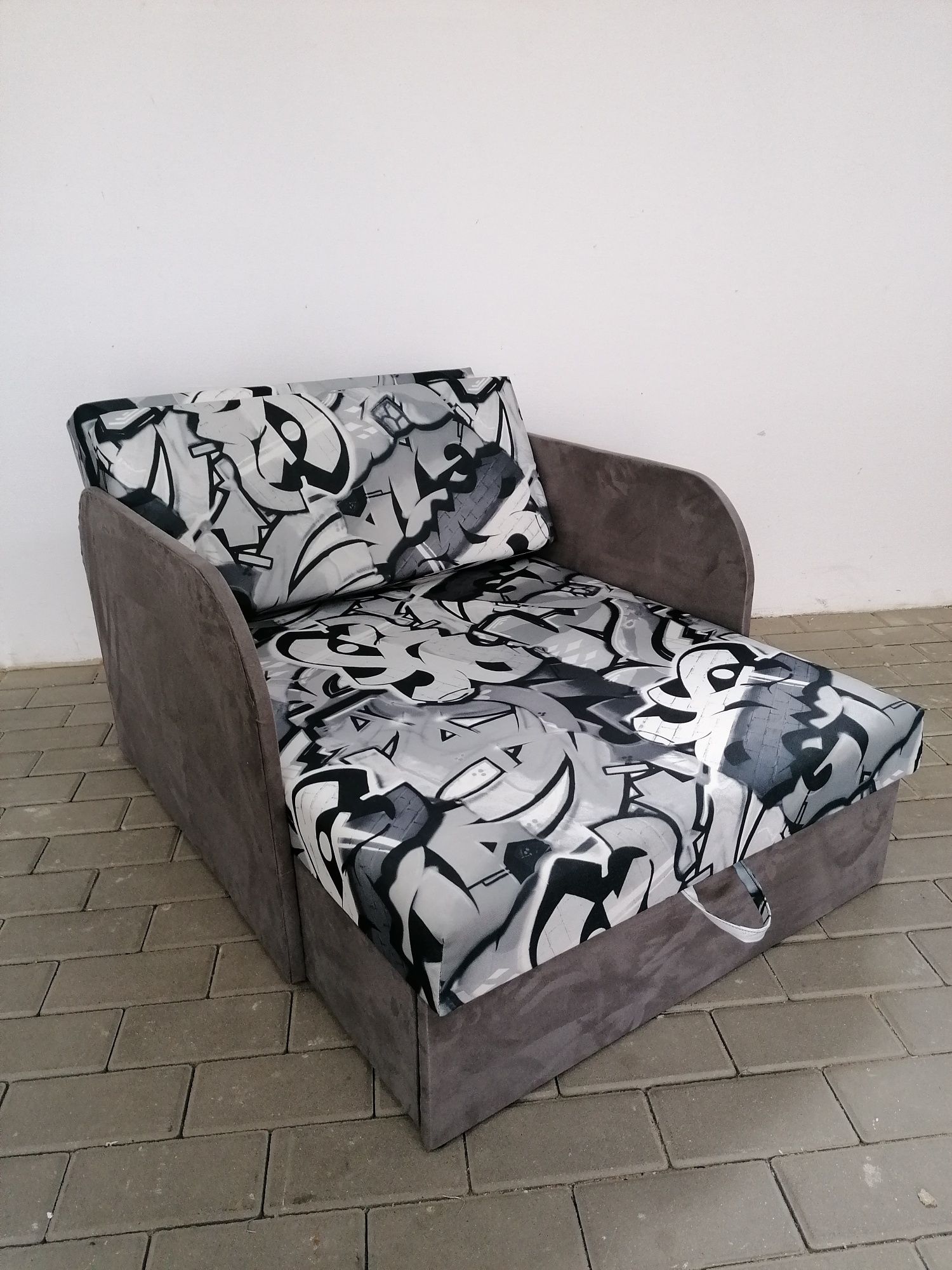 Fotelik rozkładany do spania z pojemnikiem na posciel dla dzieci sofa