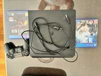 Konsola PlayStation 4