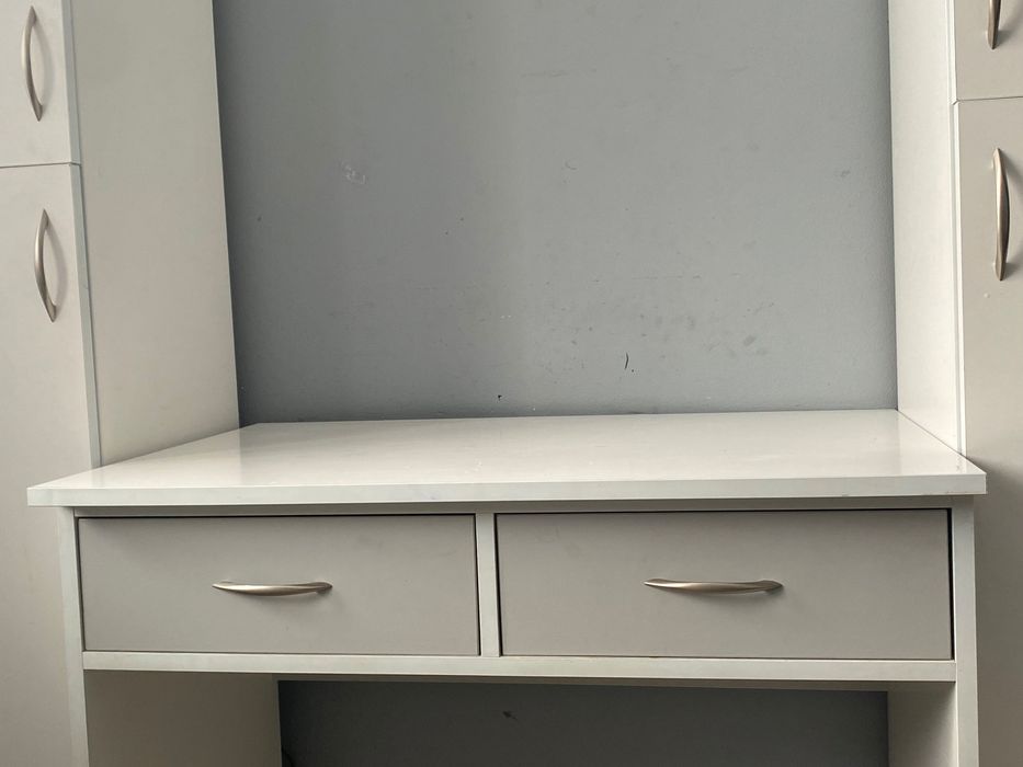 Sprzedam meble ( biurko + dwa regały )