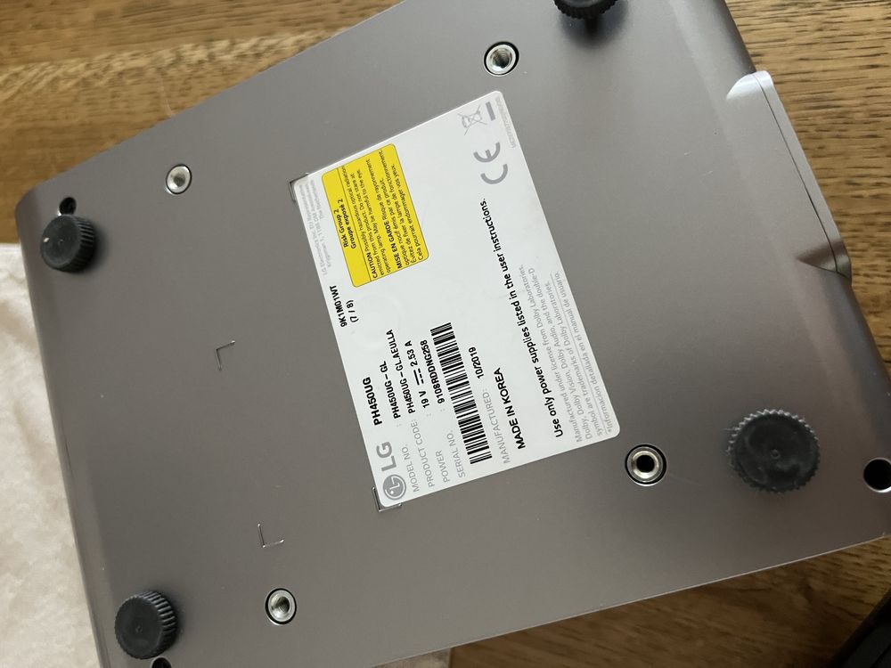 Projektor LED LG Full HD krótoogniskowy PH450UG