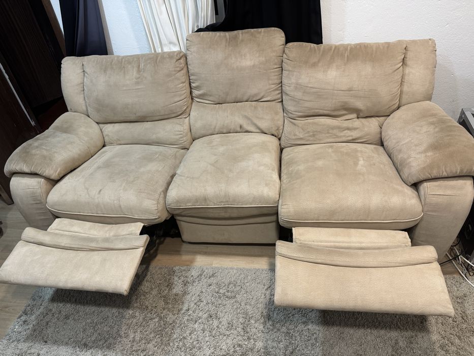 Sofa bege em veludo