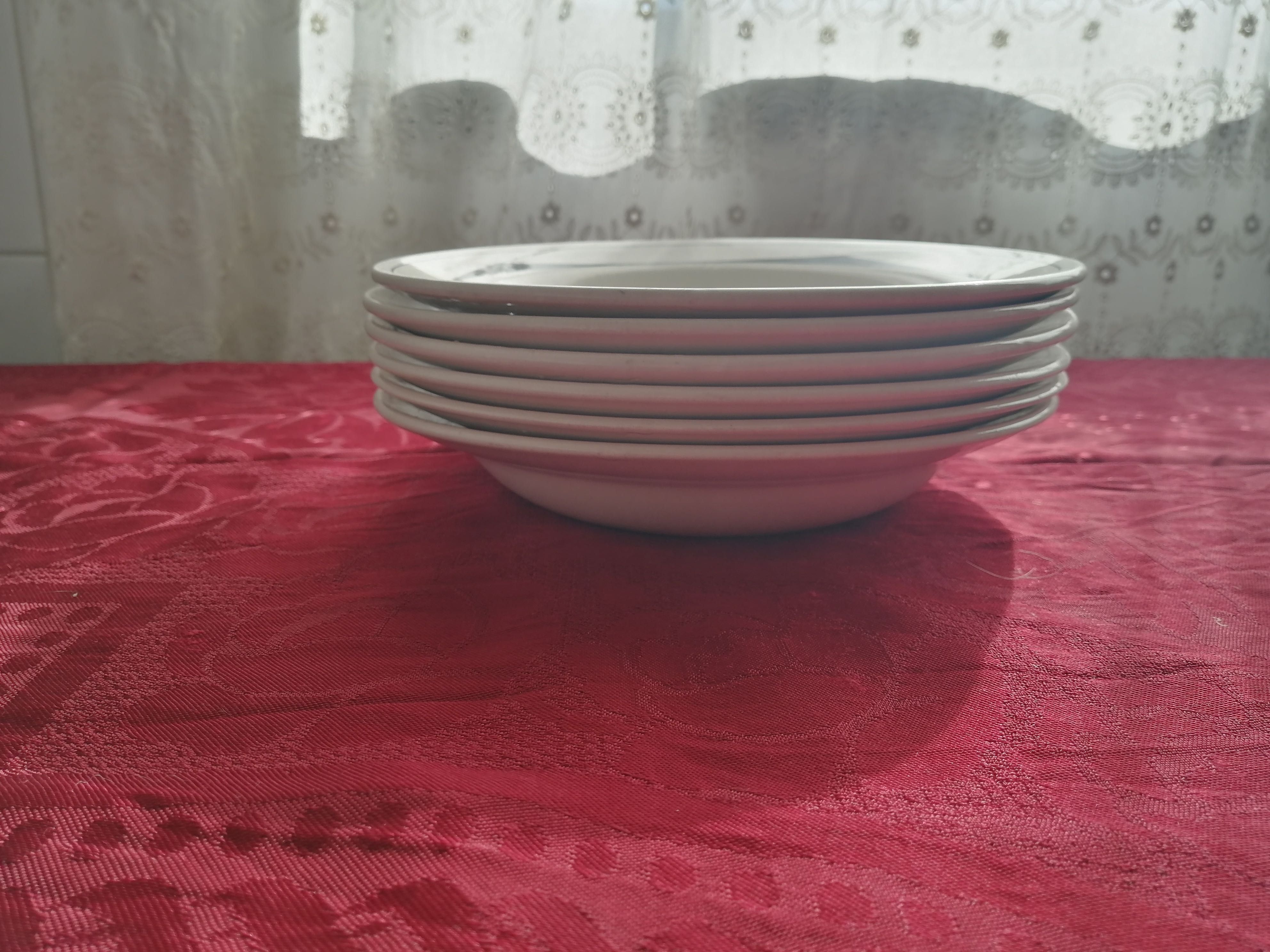 conjunto de pratos conforme fotografias