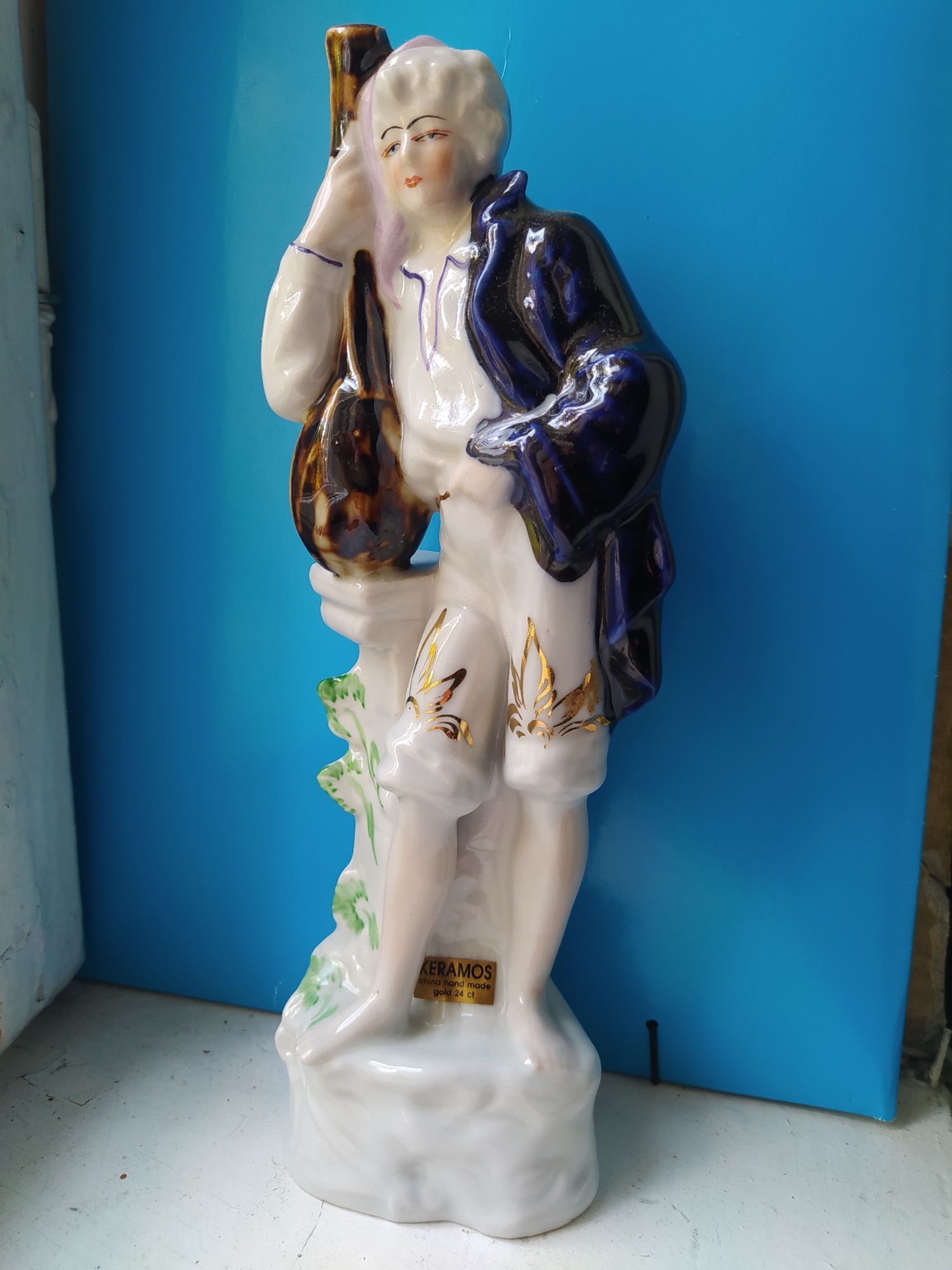 Figurka Chłopiec z Mandoliną Keramos Janina Dikolenko PRL Porcelana