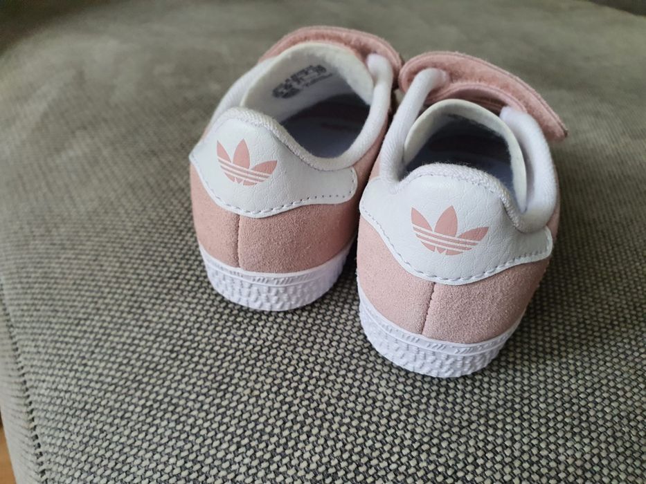 Tênis adidas menina Novos