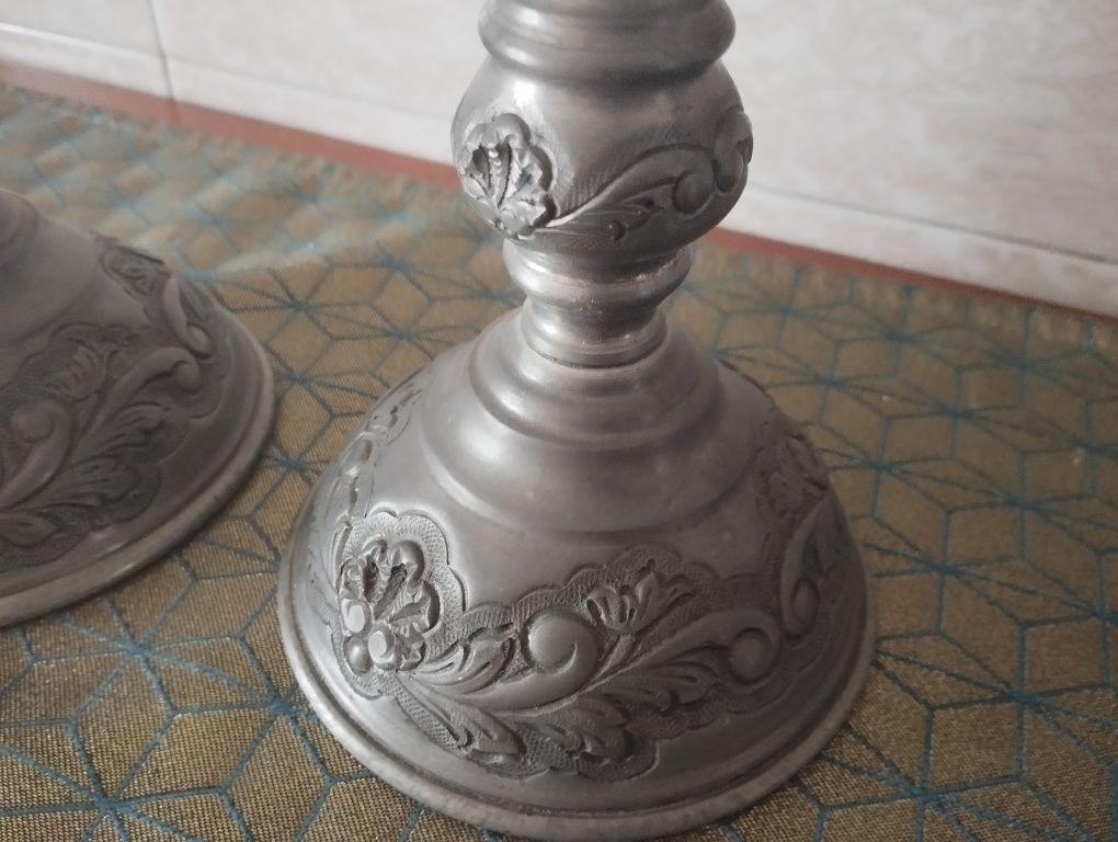 Castiçais em estanho