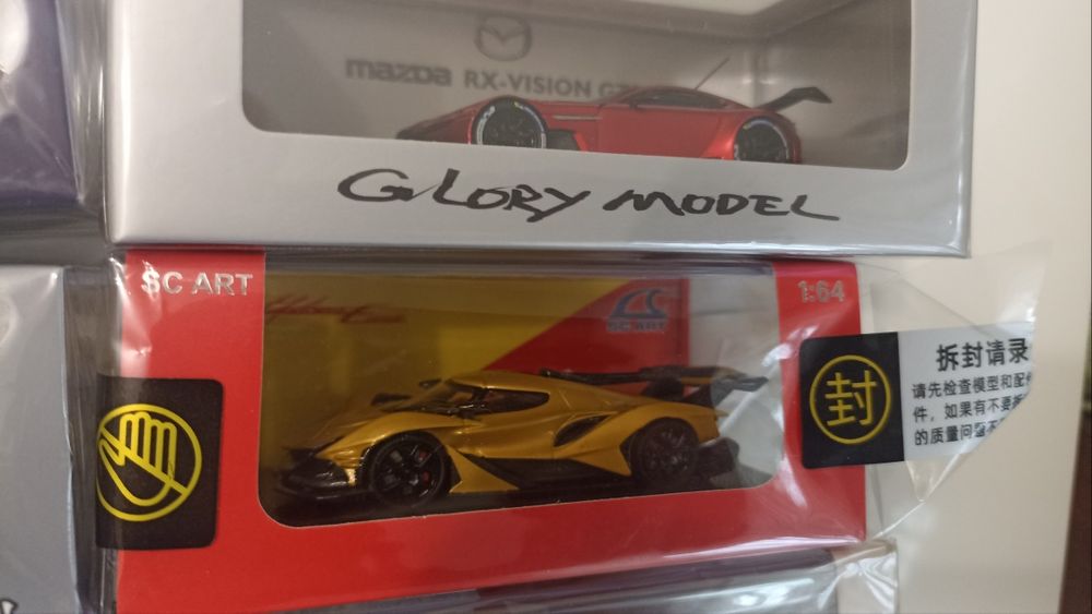 Колекційні моделі масштаб 1/64