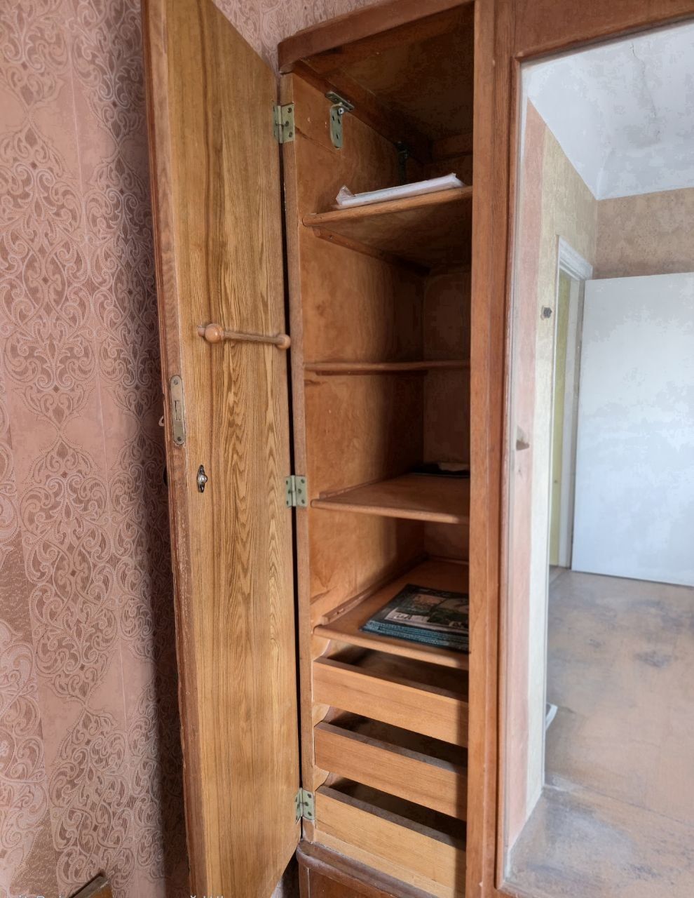 Шафа звичайна з дзеркалом