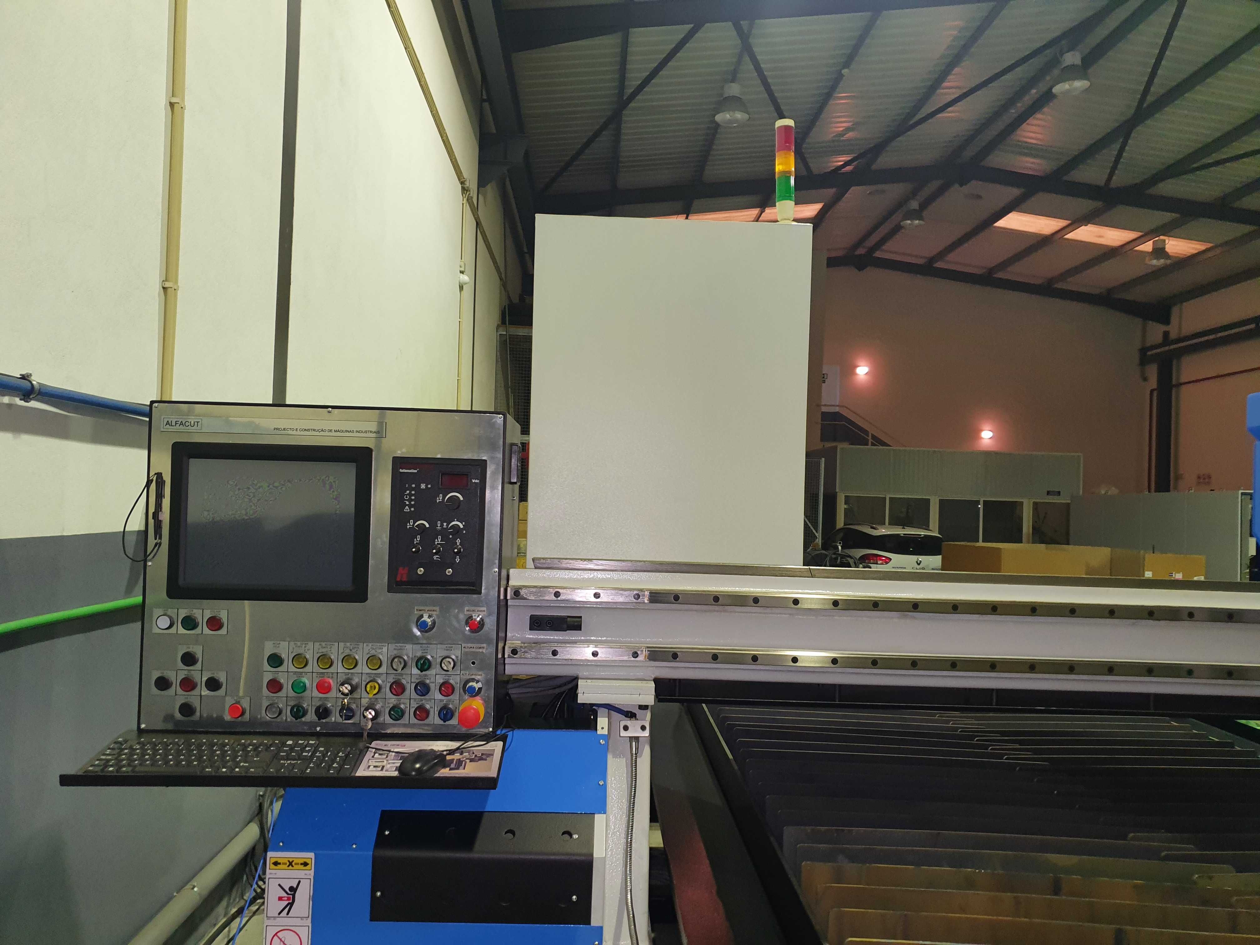 MÁQUINA CNC NOVA DE CORTE PLASMA COM HYPERTHERM POWERMAX 65