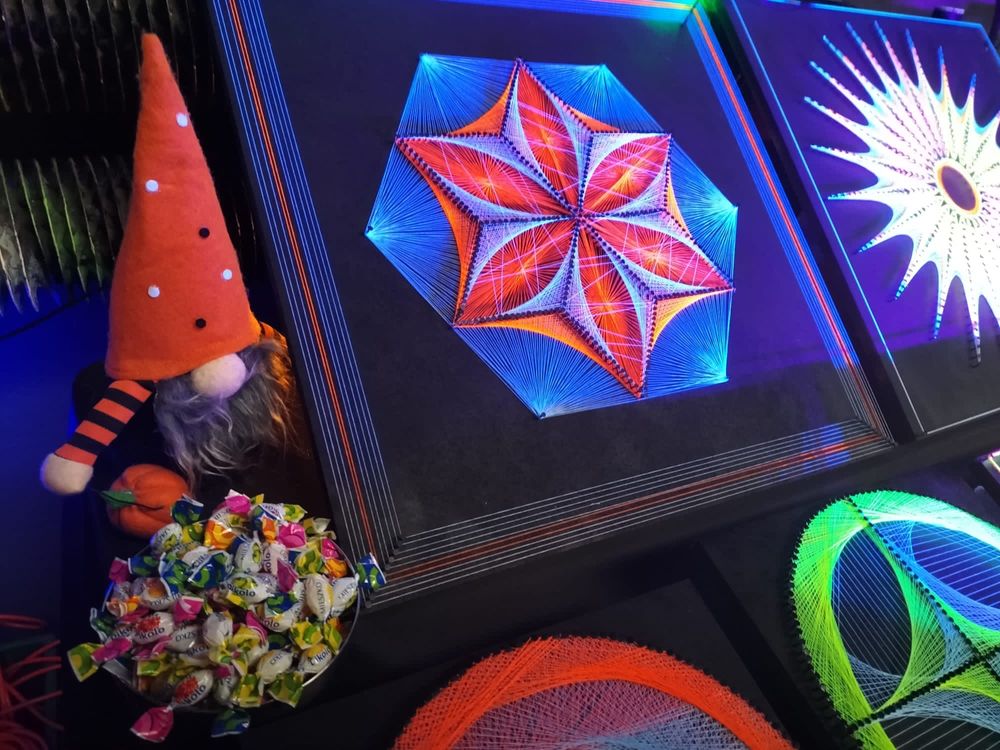 Sprzedam string art na ścianę - 50cmx50cm