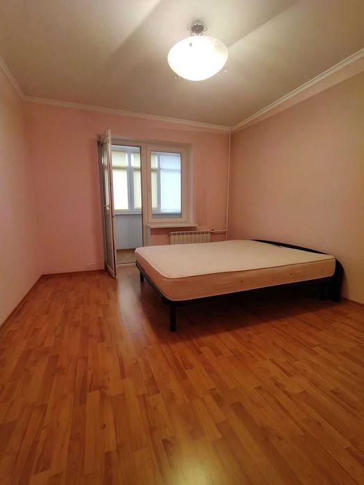 Довженка 16-Б - простора квартира біля парку — для комфортного життя!