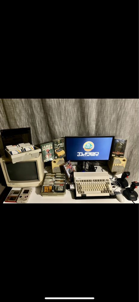 Amiga 600 plus oryginal monitor comodore z pudełkiem UNIKAT!