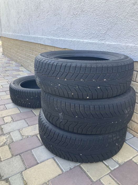 Автошины Hankook winter i*cept iz2 w616 зимові 185/60 r15.   б/у