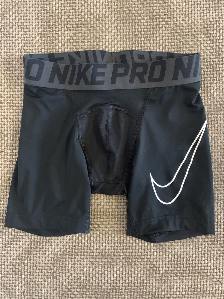 Юношеские шорты термотреки Nike Pro Cool Compression Short JUNIOR. S
