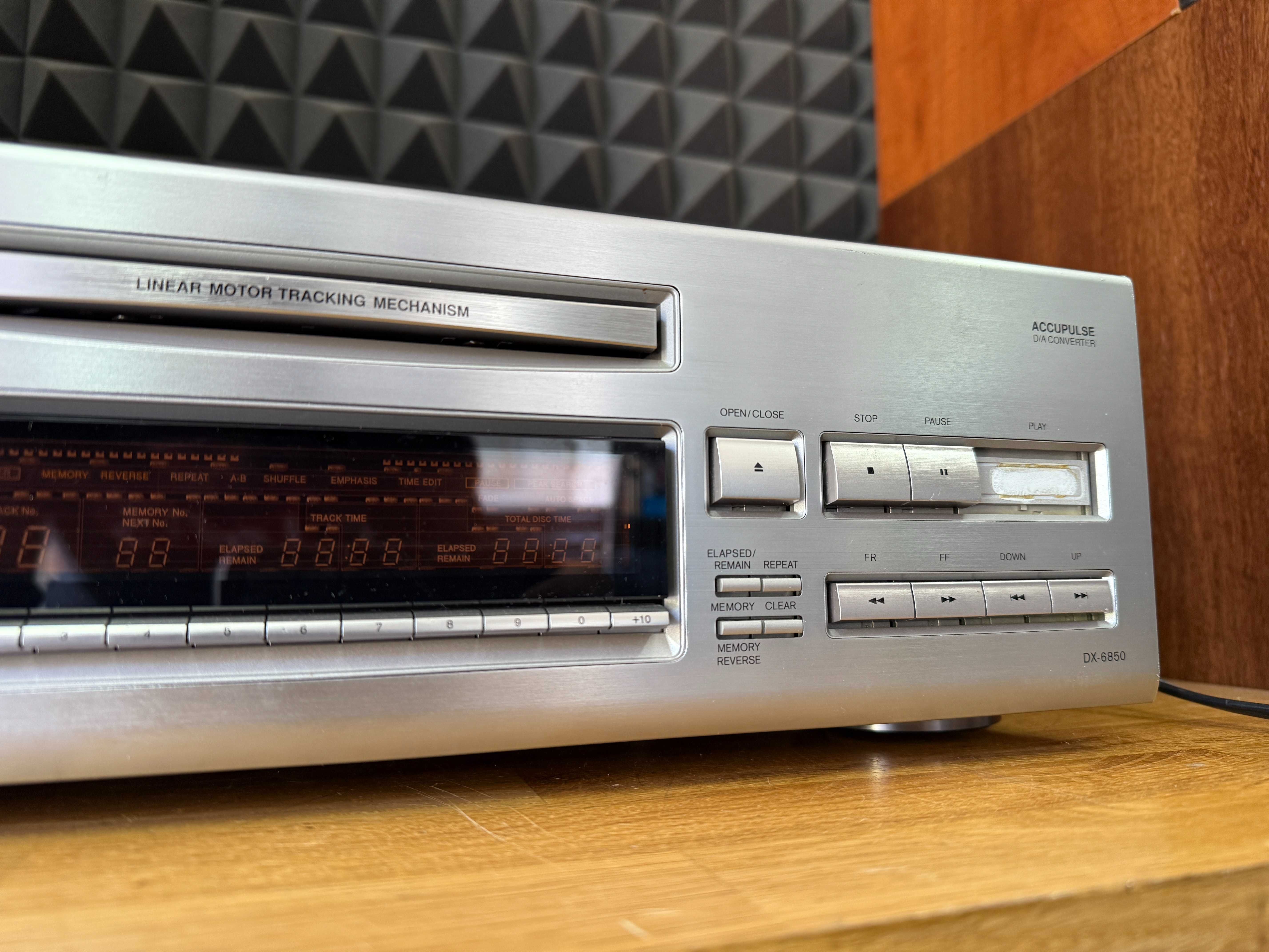 Odtwarzacz CD Onkyo INTEGRA DX-6850