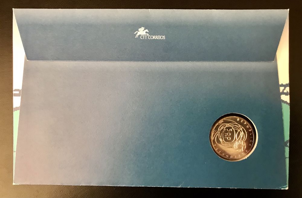 Subscrito FDC Porto 2001 c/ selos, moeda 500 Esc. prata e carimb 1 dia