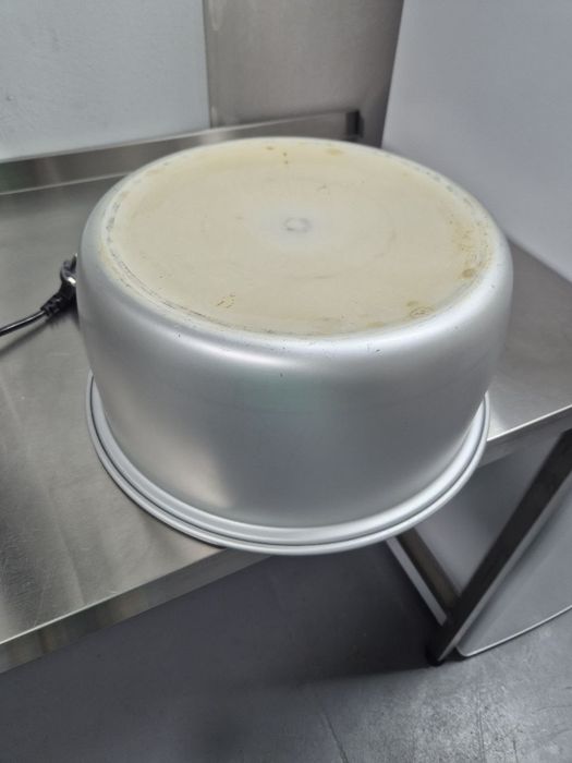 Рисоварка в гарному стані