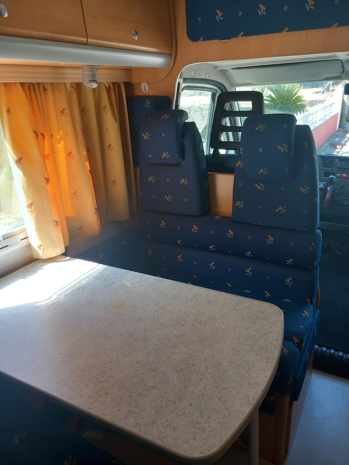 Vendo autocaravana para 4 pessoas