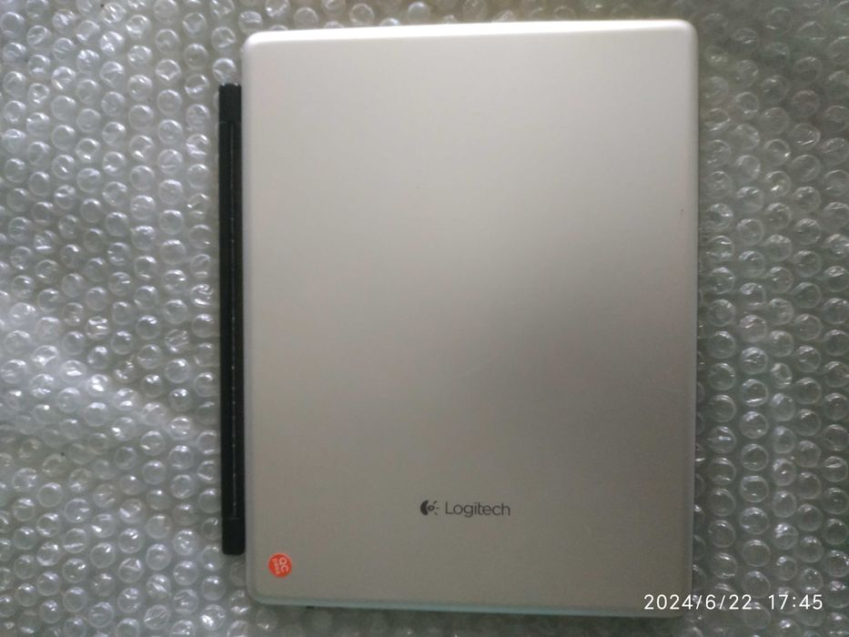 Чехол - клавиатура  для Apple iPad Logitech Ultrathin Keyboard Cover