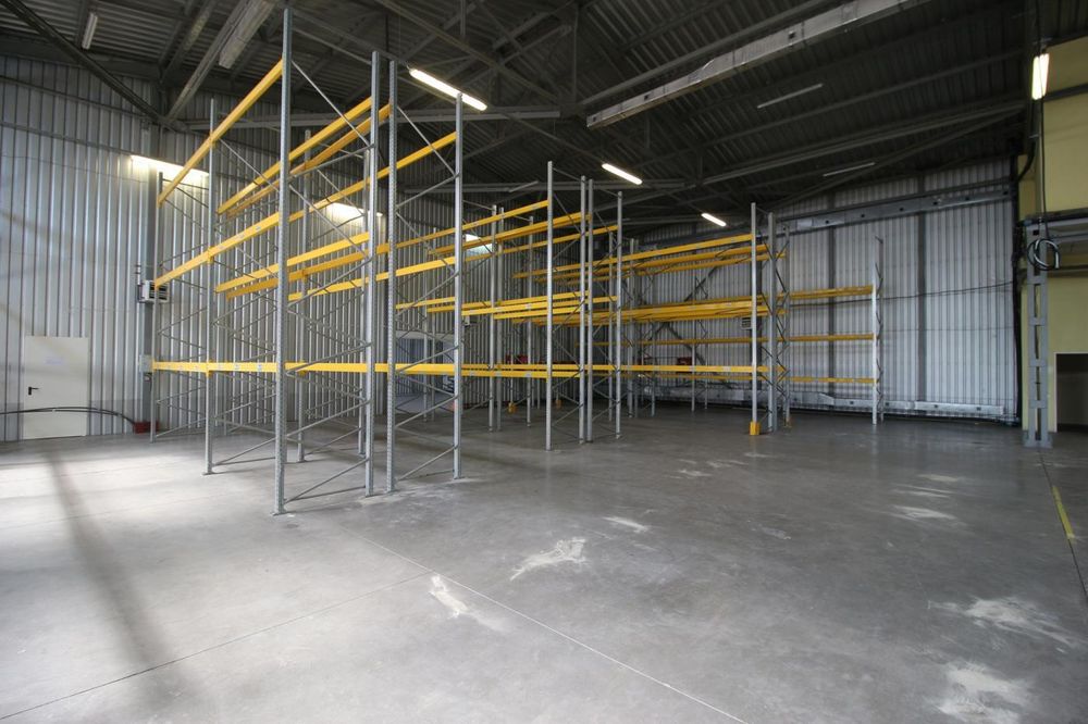 Оренда складу 1297,8 кв.м., з офісними приміщеннями