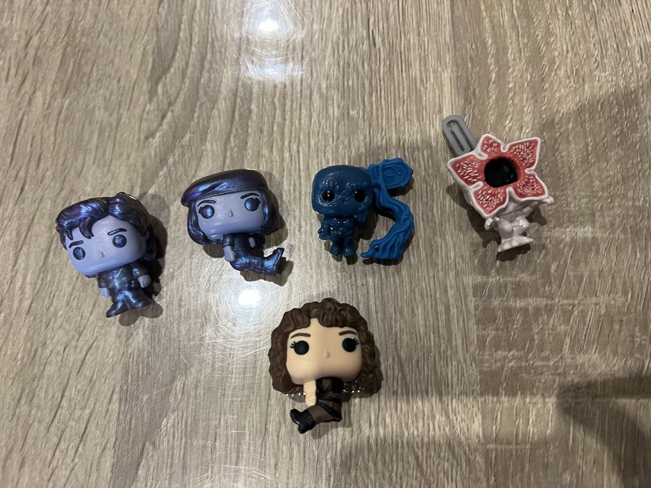 stranger things funko pop kinder