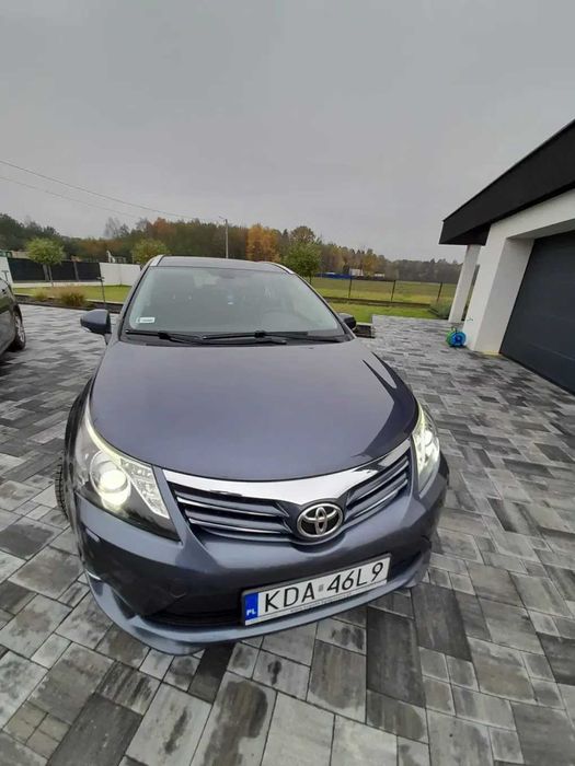 Toyota Avensis 2.0 Benzyna 152 KM – Salon Polska