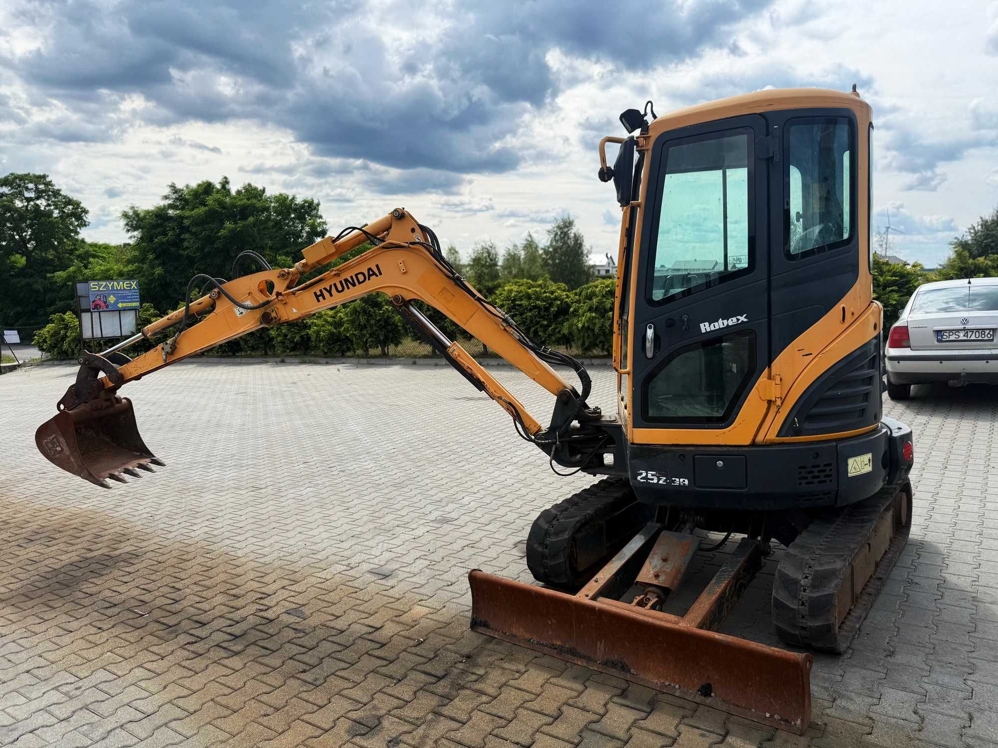 minikoparka HYUNDAI ROBEX 25Z-9A 3 łyżki 2730kg MITSUBISHI 3200mtg