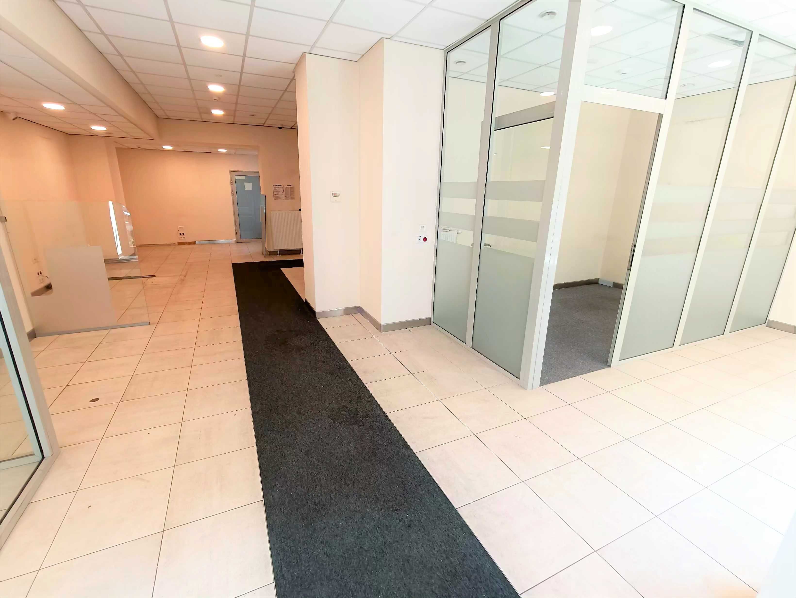 Do wynajęcia lokal handlowo - usługowy 110 m²  - centrum