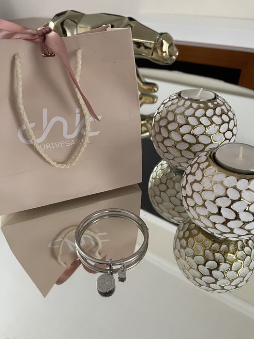 Pulseira com pendente ONE