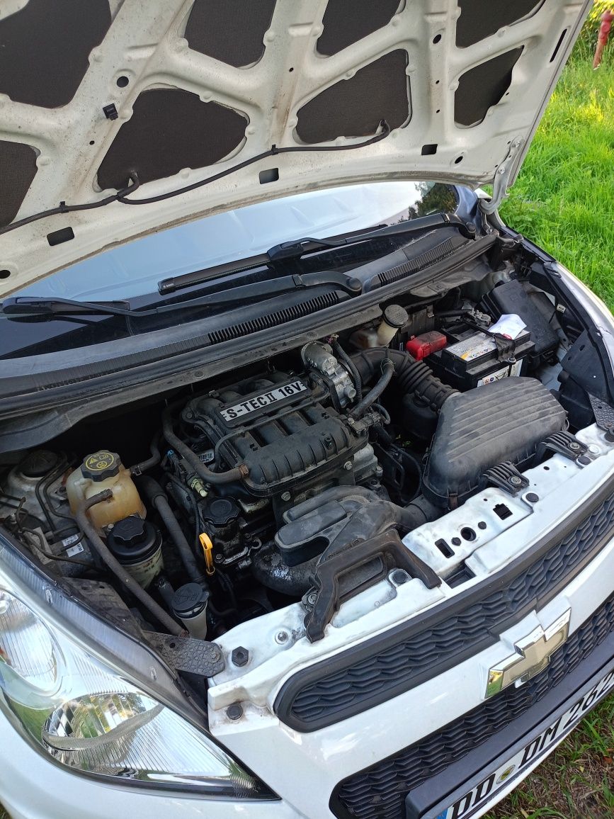 Chevrolet spark samochód osobowy