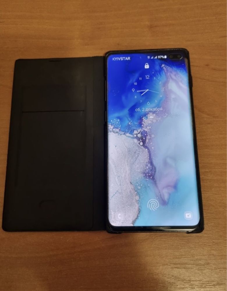 Телефон Samsung Galaxy S10+