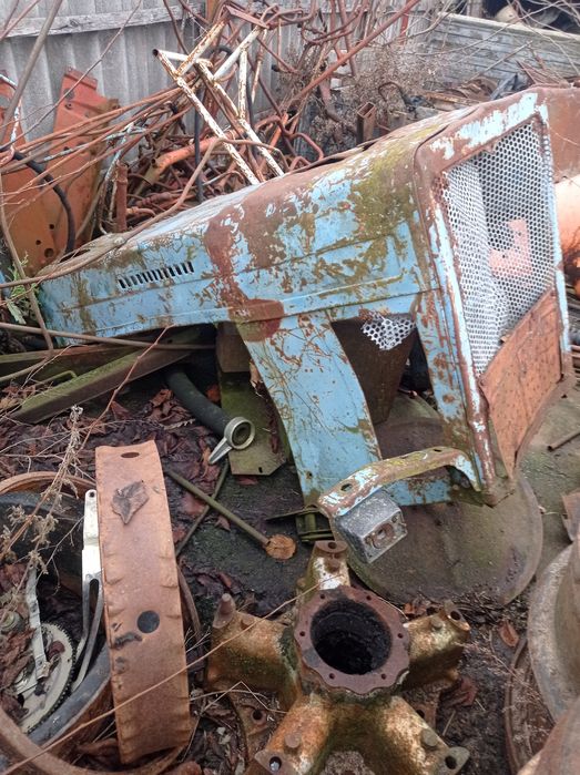 Продам капот трактора МТЗ бувший у вжитку.