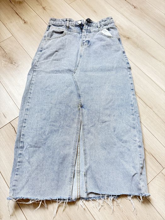 Джинсова спідниця міді