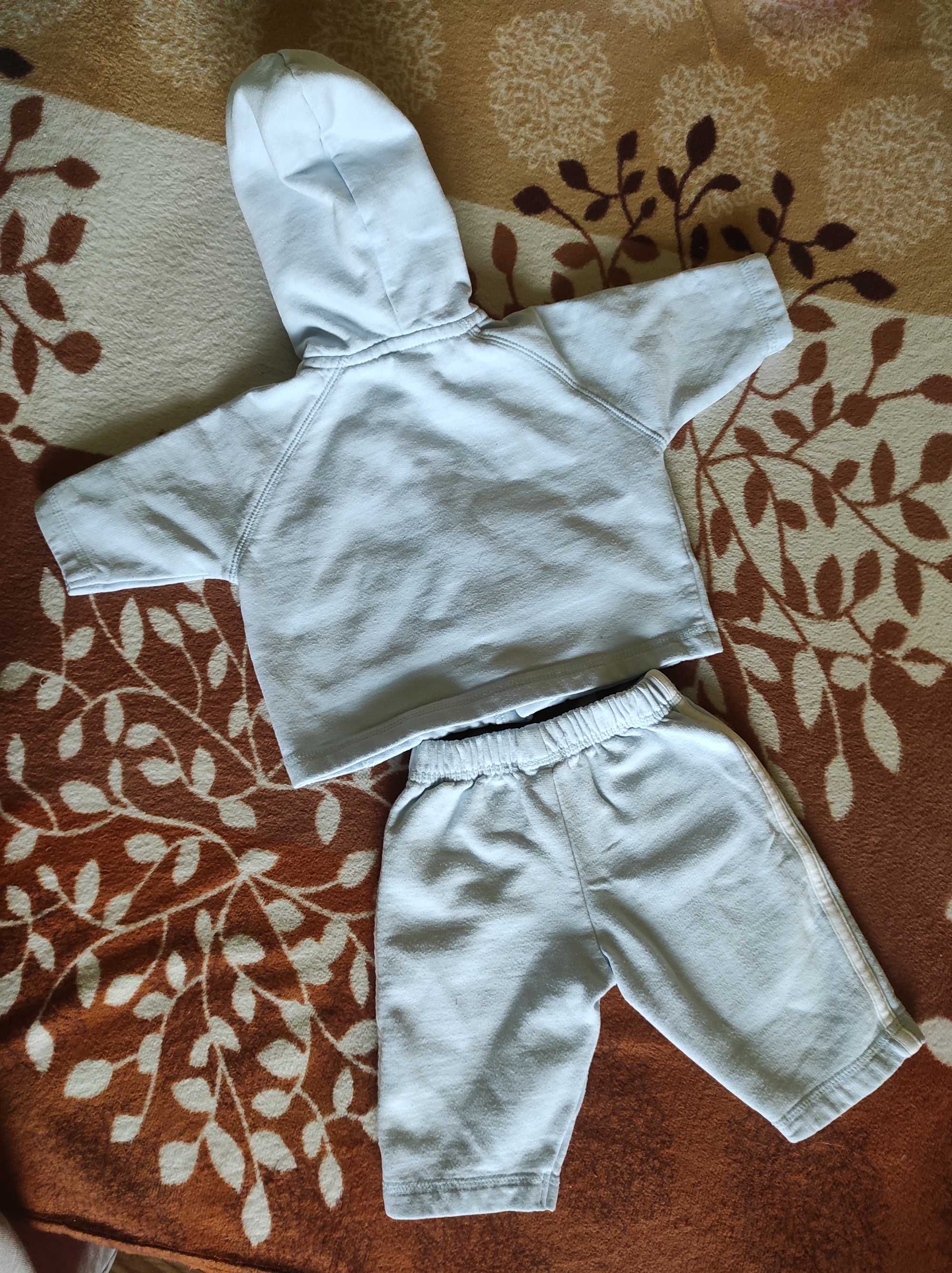 Ubranka niemowlęce, komplet dres sweterek i spodnie 0-3 mies.