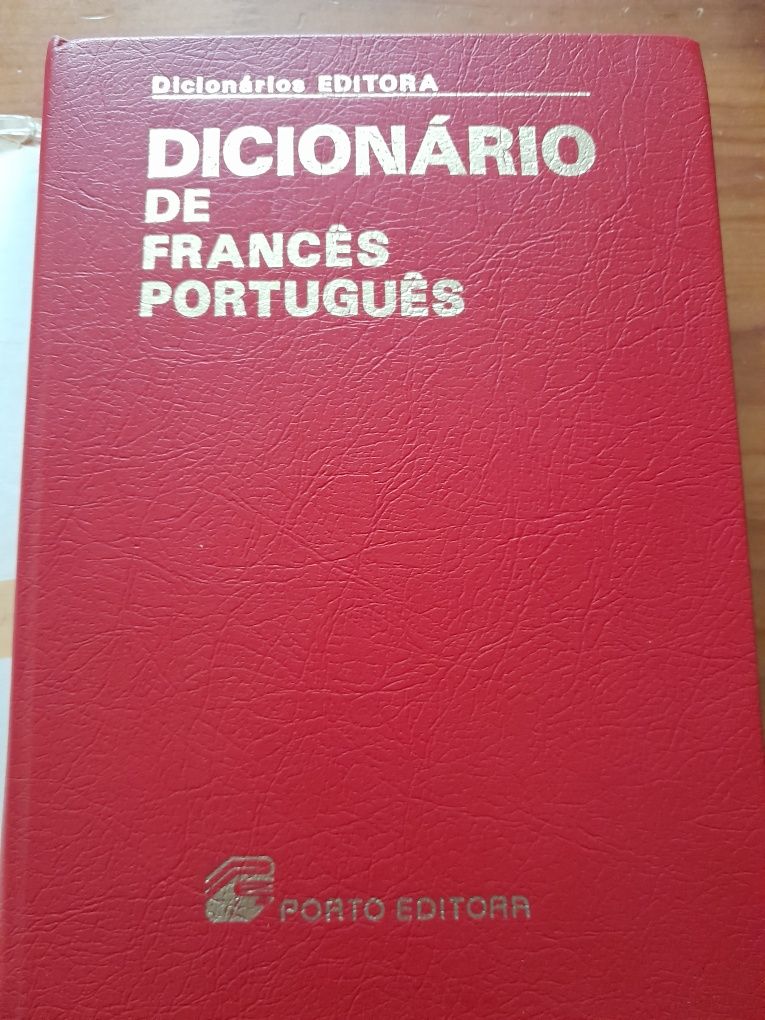2 Dicionários português-francês e francês-português