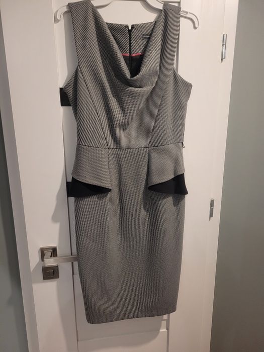 Sukienka z baskinką