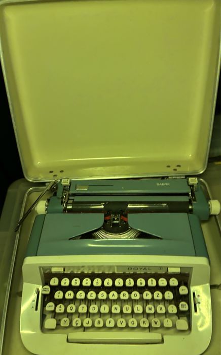 Maquina de Escrever Royal Sabre (Vintage)