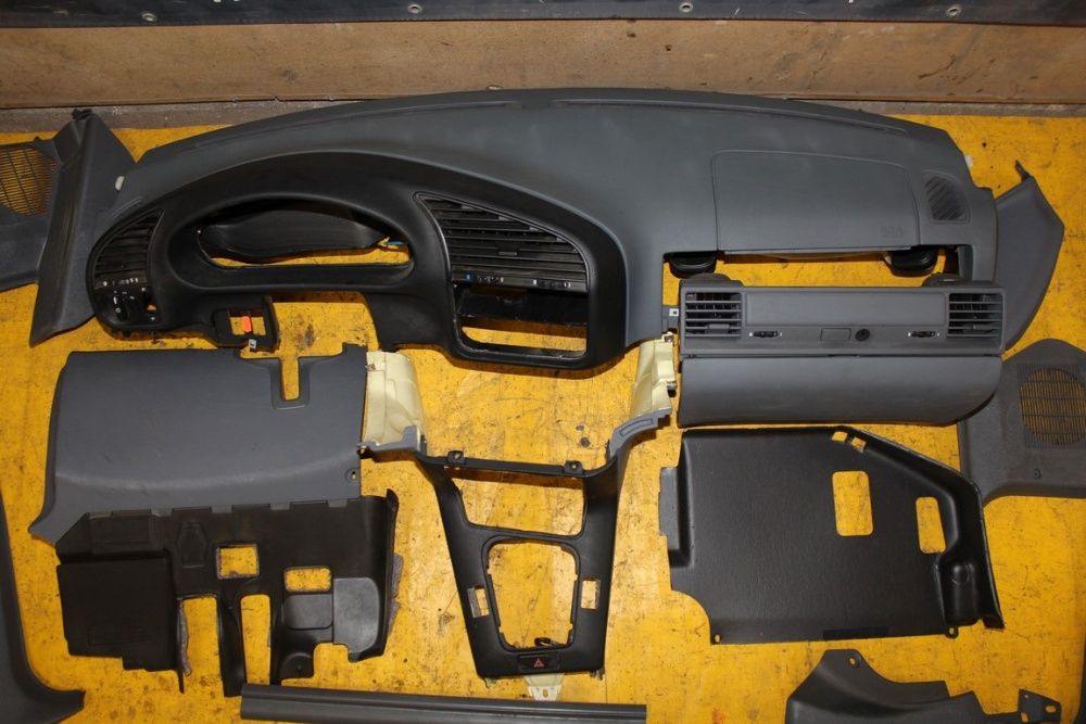 BMW E36 Pulpit Kokpit Deska Rozdzielcza Coupe Sedan Kombi Compact BMA