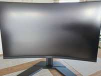 Monitor 32 cale Gigabyte zaokrąglany