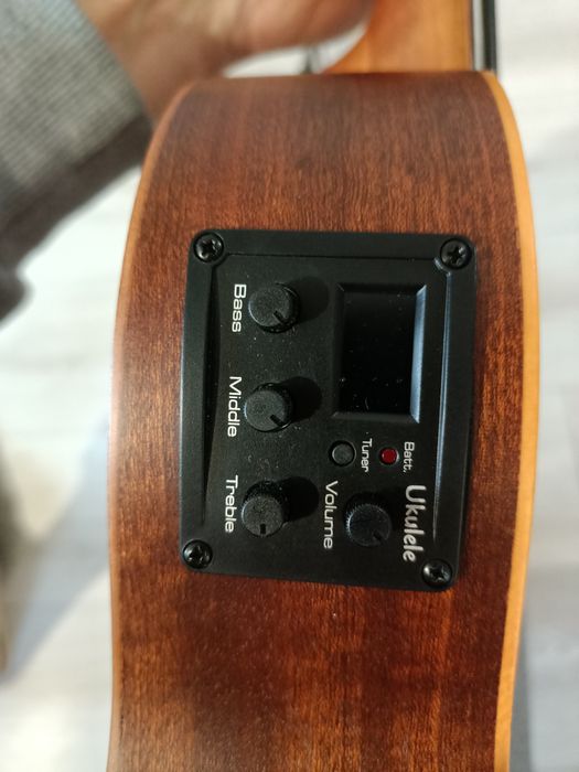 Ukulele basowe elektroakustyczne LAG TKB150CE - Nowe/Okazja/Wyprzedaż