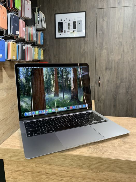 Ноутбук MacBook Air 13 2020 M1 8/256Gb Space Gray 86% Магазин Гарантія