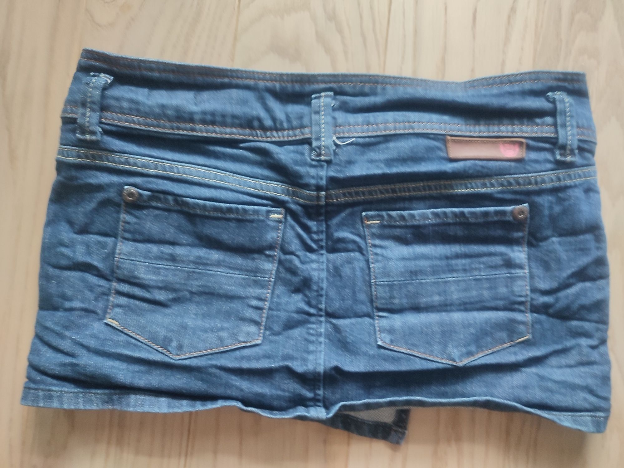 Mini spódniczki, jeans, materiał, każda szt za 10zł