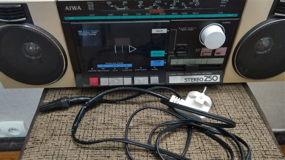 Стерео магнитола Aiwa CS-250H