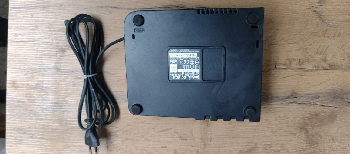 Ładowarka DC18RC