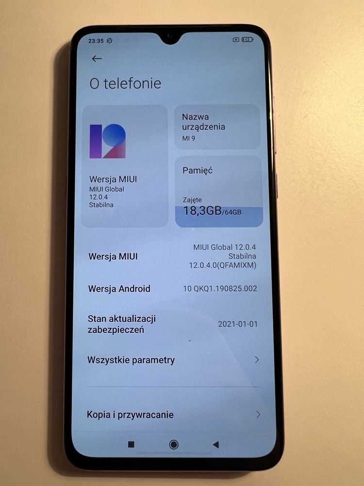 Smartphone Mi 9 6GB/64GB + ładowarka indukcyja 10W