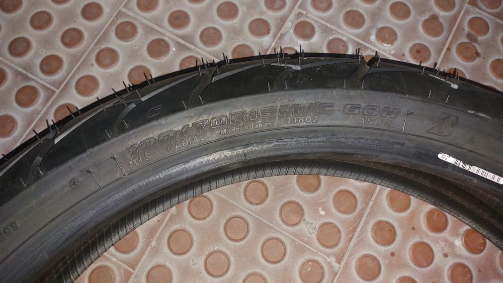 Pneu bridgestone moto
