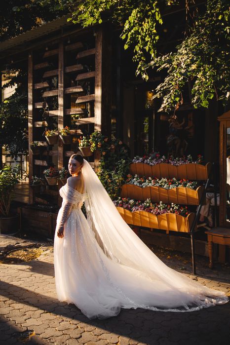 пишна весільна сукня