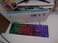 Teclado Gaming com luzes LED (Como Novo)