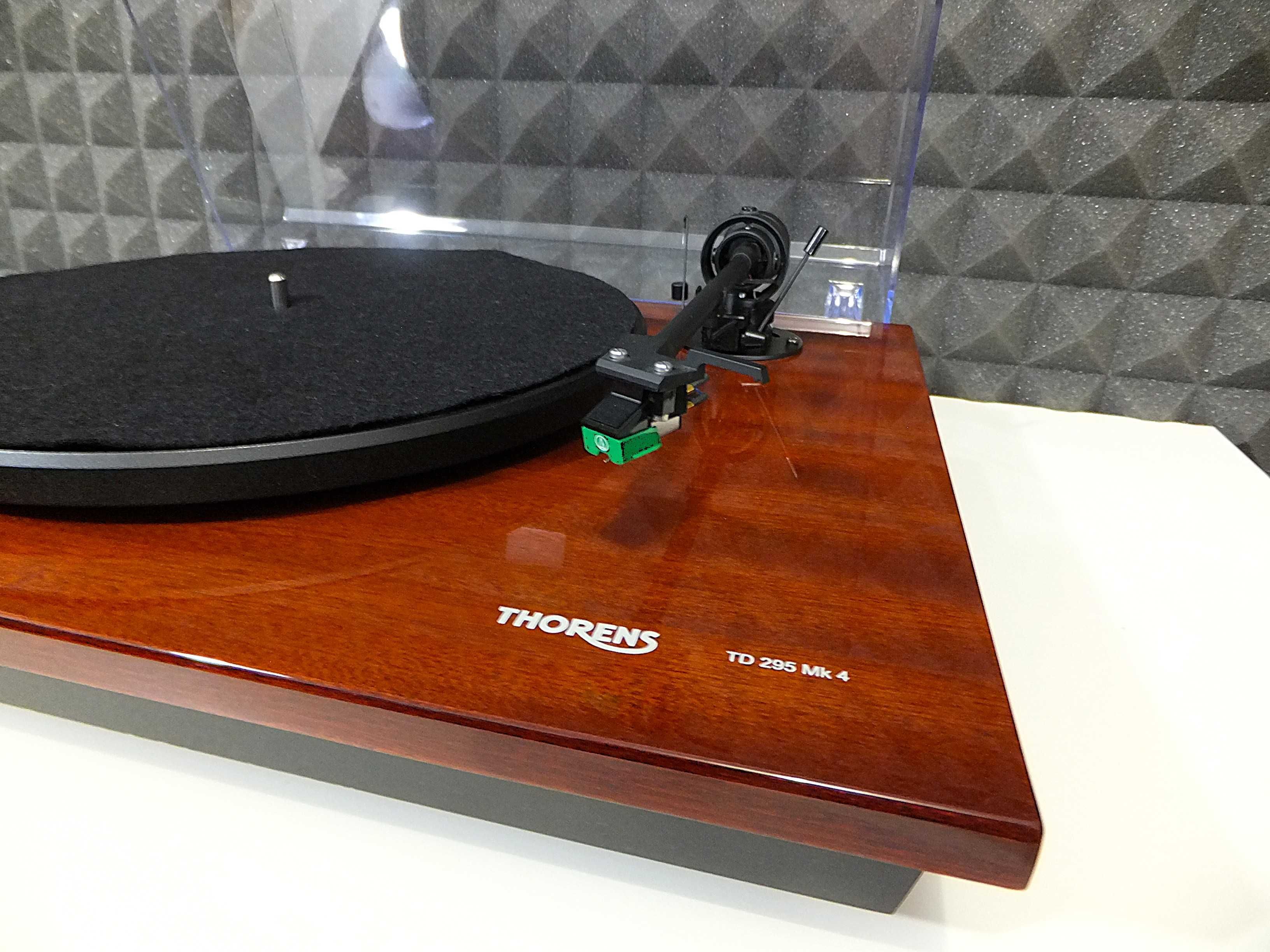 Elegancki gramofon Thorens TD 295 Mk IV